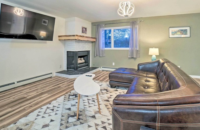 Apartment in Anchorage ~10 Mi to Alaska Zoo!