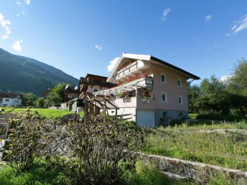 Apartment in Aschau near Ski Hochzillertal