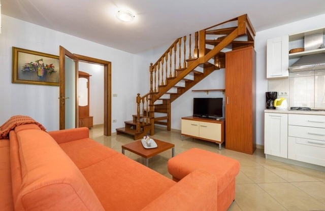 Apartamento en Bašanija con Terraza, Acondicionador, WIFI, Lavavajillas (113-4)