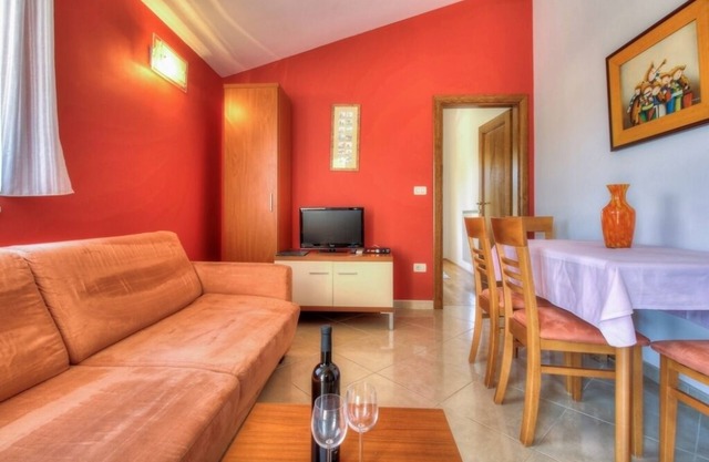Apartamento en Bašanija con Balcón, Acondicionador, WIFI (113-5)
