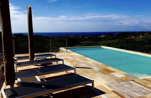 Casa de vacaciones / villa en el campo con fantásticas vistas al mar y piscina privada