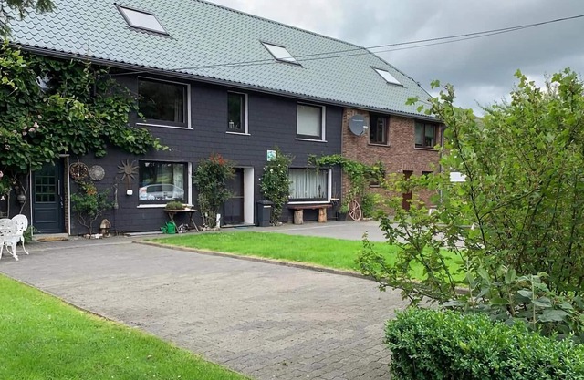 Elegante apartamento en Büllingen con jardín