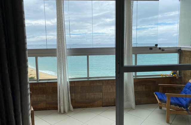 Apartment in front of the sea