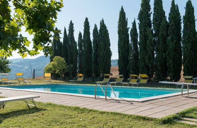 Apartamento en casa de campo en Toscana con piscina, restaurante, wifi