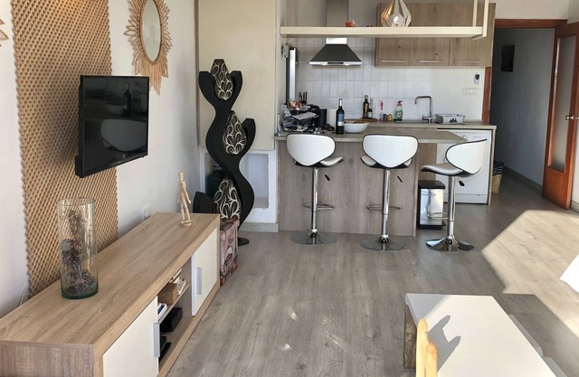 Apartamento en figueretes Ibiza, vista al mar, terraza, playa, piscina