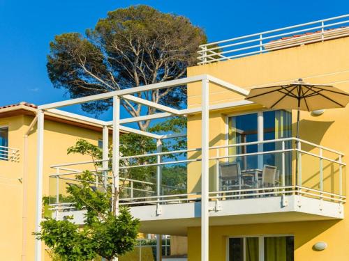 Apartment in Le Brusc near Sandy Beach