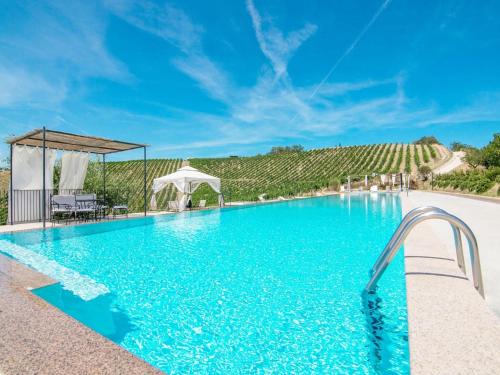 Apartment in Grottammare with Jacuzzi & Garden