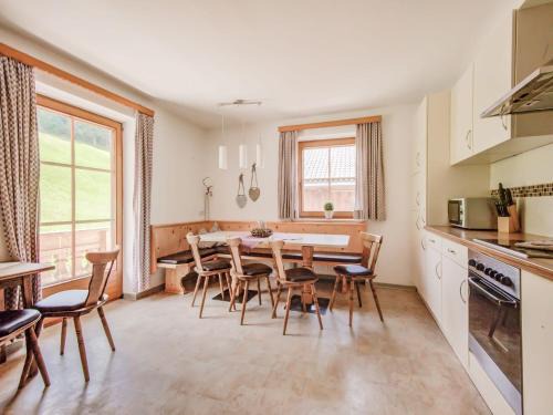 Apartment in Hainzenberg near Ski Lift