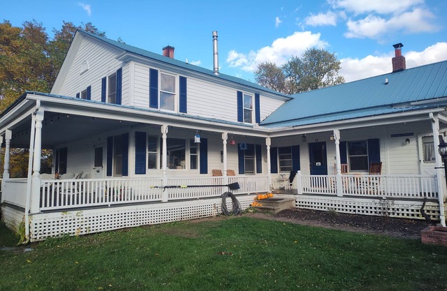 Apartment in historic farmhouse
