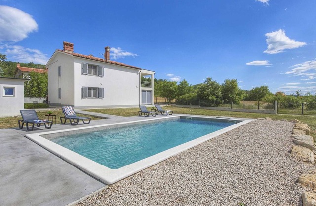 Apartamento en Labin con Piscina y Playa