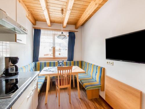 Apartment in Huben near Sölden Ski Bus, cleaning included