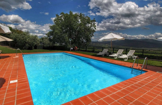 Casa vacacional vintage en Pergine Valdarno con piscina