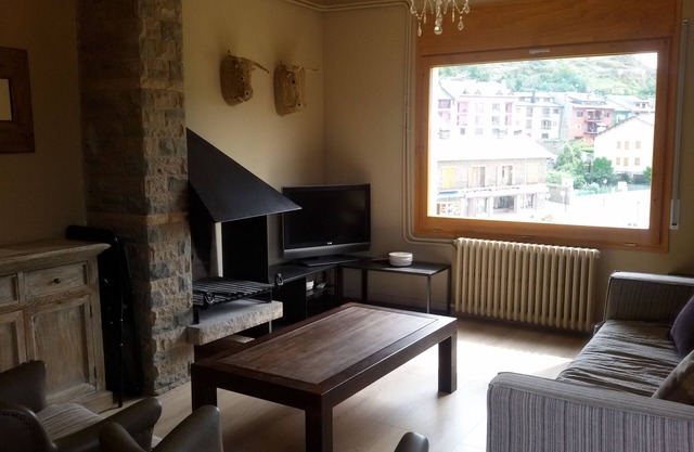Confortable apartamento en Llivia, Valle de La Cerdanya. WiFi gratis