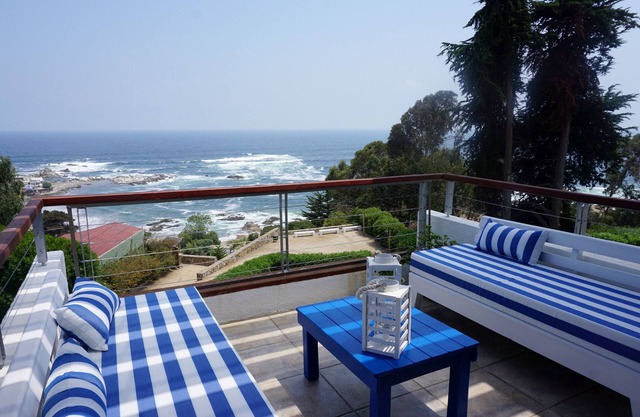 Lindo departamento en Maitencillo con vista al mar y piscina