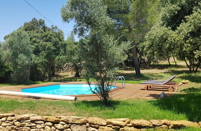 Mas provenzal, piscina exclusiva y climatizada, ideal para familias.