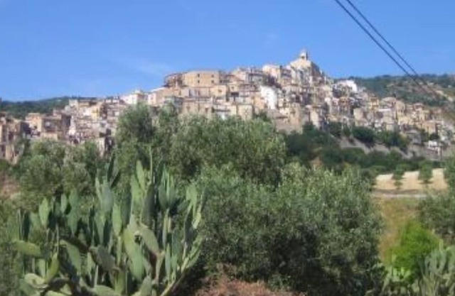 Apartment in medieval village near the sea (Airport Lamezia60Km)