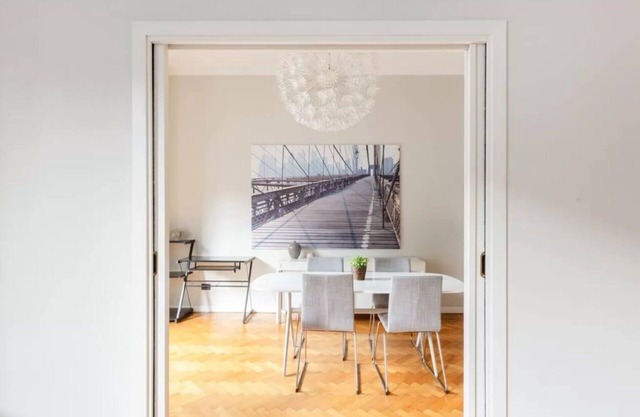 Apartamento en Milán con 2 habitaciones, capacidad 6