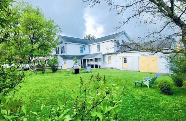Apartment in Milford. Close to Dreams Park and National Baseball Hall of fame.