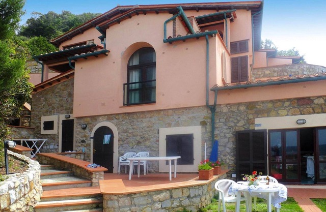 Apartamento en Nisporto con Acceso al Mar