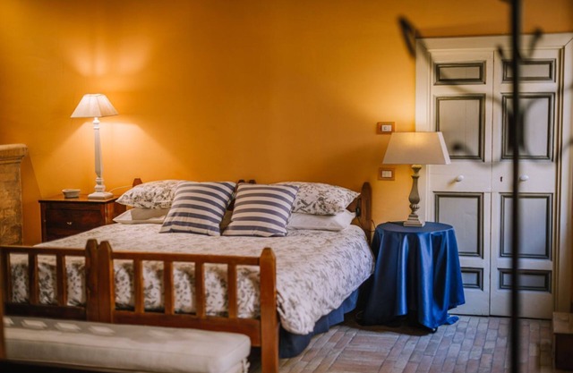 Apartment in PALAZZO, charm and dehors. Historic center, 7 km from the sea