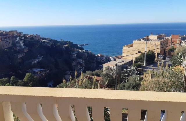 Apartment in perfect condition sea view