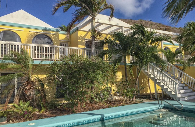 Apartamento en villa privada con piscina y A poca distancia de la playa.