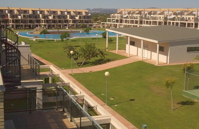 apartamento recientes en comodidades complejos privados en un campo de golf