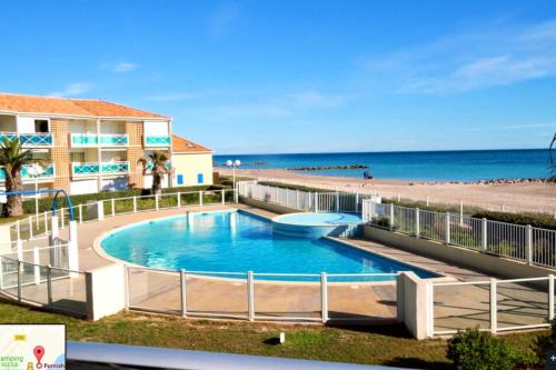 Apartment in Residence with Swimming Pool and direct beach access