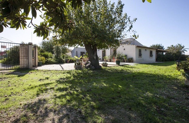 Apartment in Sicilian villa in the countryside near the sea.