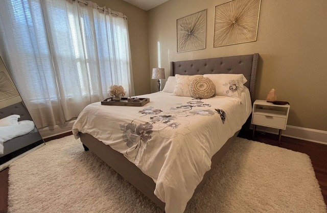 Apartment in St. Petersburg - Minutes from Downtown