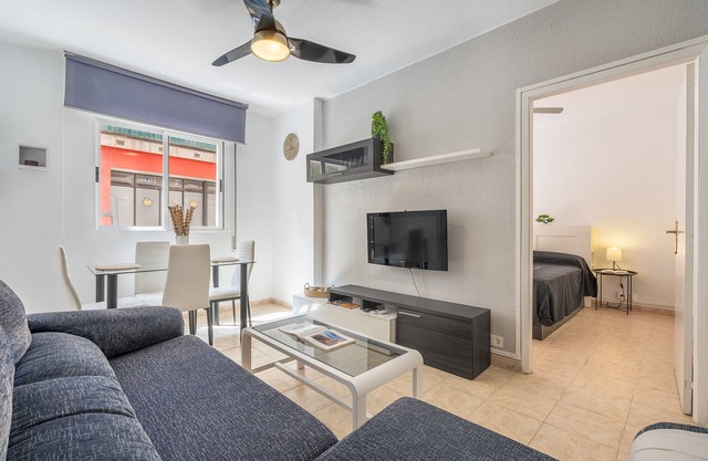 Apartamento En El Centro De Motril' con balcón