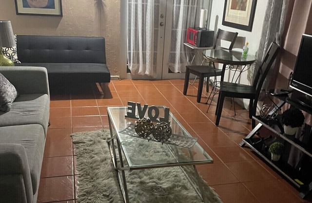 Apartamento en ciudad, a 5 min del aeropuerto y playa