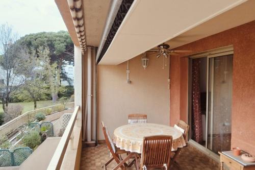 Apartment in the port of Hyères