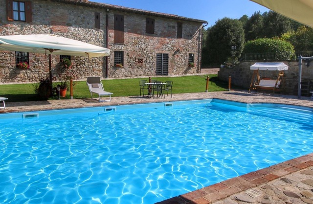 Apartamento en Todi con piscina y cultura