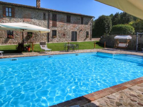Apartment in Todi with Pool & History