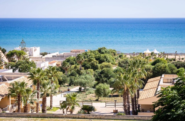 Apartamento en Triscina cerca del mar y piscinas