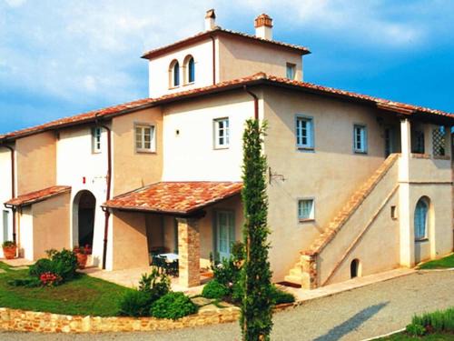 Apartment in Tuscany with Pool & Golf