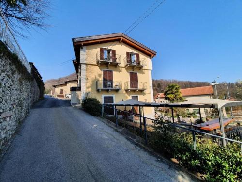 Apartment in Vignone with Lake Maggiore Views