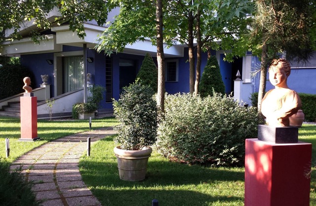 APARTMENT IN VILLA