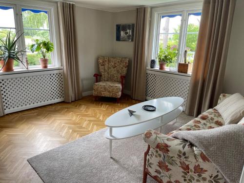 Apartment in villa near the sea