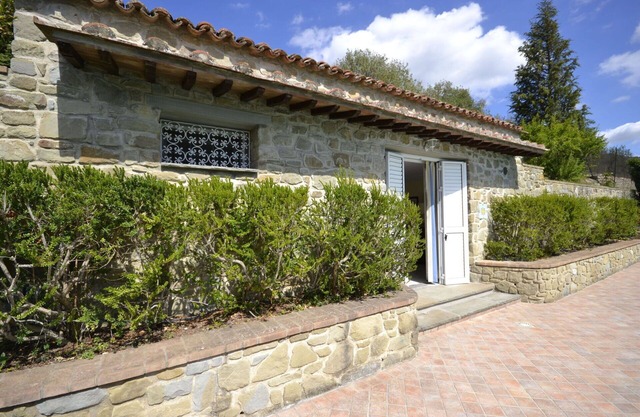 Apartamento en villa con WIFI, jacuzzi, piscina, A/C, TV, vista panorámica, cerca de Cortona