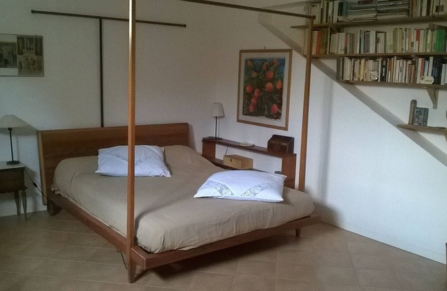 Apartment in villa with spectacular views on a 5-hectare olive grove