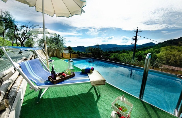 Apartamento en villa con internet, piscina, A/C, TV, terraza, vista panorámica, cerca de Lucca