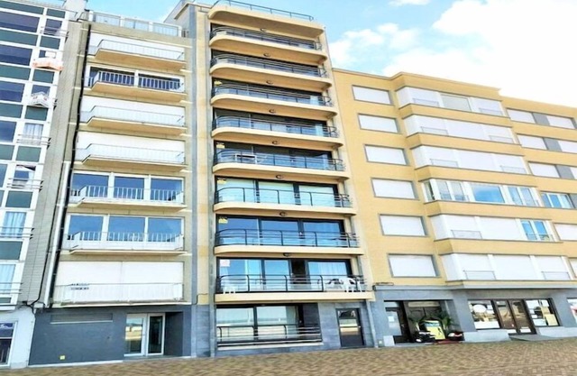 Apartamento en Wenduine con Vistas al Mar