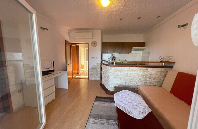 Apartamento en Zaton cerca de Playa Zvizda