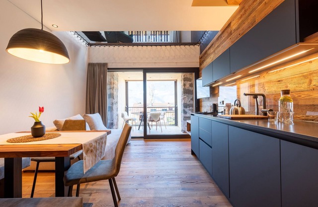 Apartamento "Innerbachlerhof Laugen" con Wi-Fi, aire acondicionado, jardín y piscina.