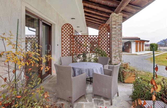 Apartamento 'Intero Con Patio' con vistas a la montaña, terraza privada y Wi-Fi