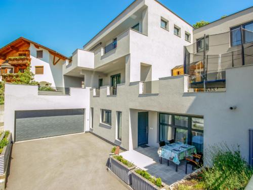 Apartment IsiLiving by Interhome
