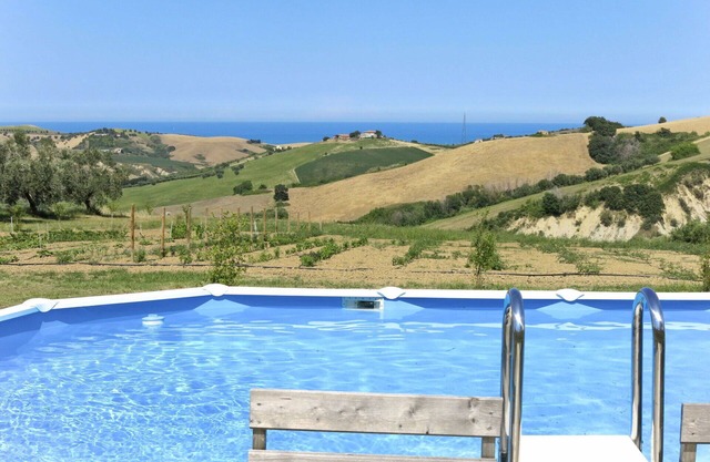 Apartamento en villa con A/C, WIFI, bañera de hidromasaje, piscina, TV, patio, vista panorámica