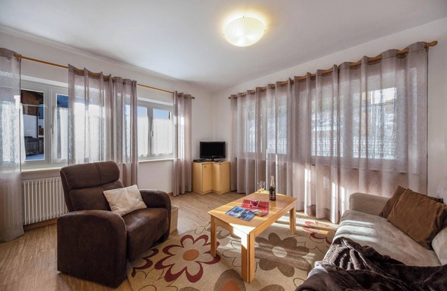 Apartamento 'Ciasa Piaz de Pavarin' con vistas a la montaña, jardín compartido y Wi-Fi